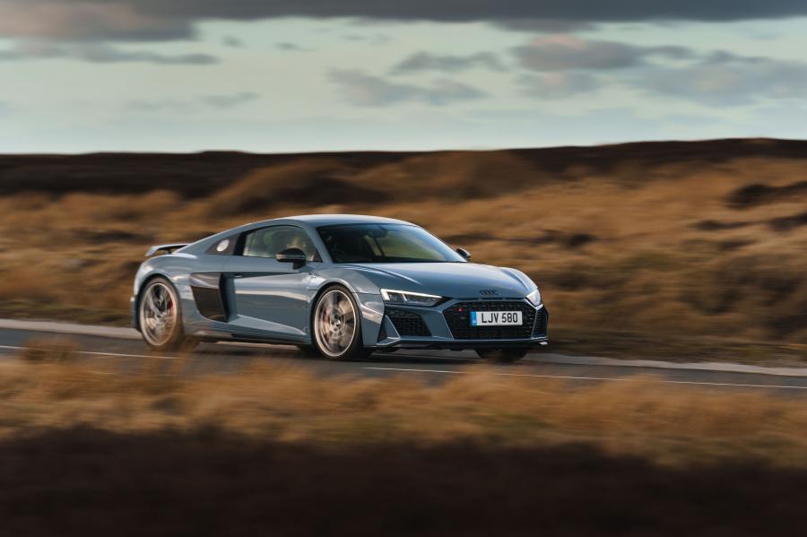  Audi R8 V10 Performance 2019 года  (UK) (фото 34 из 136)